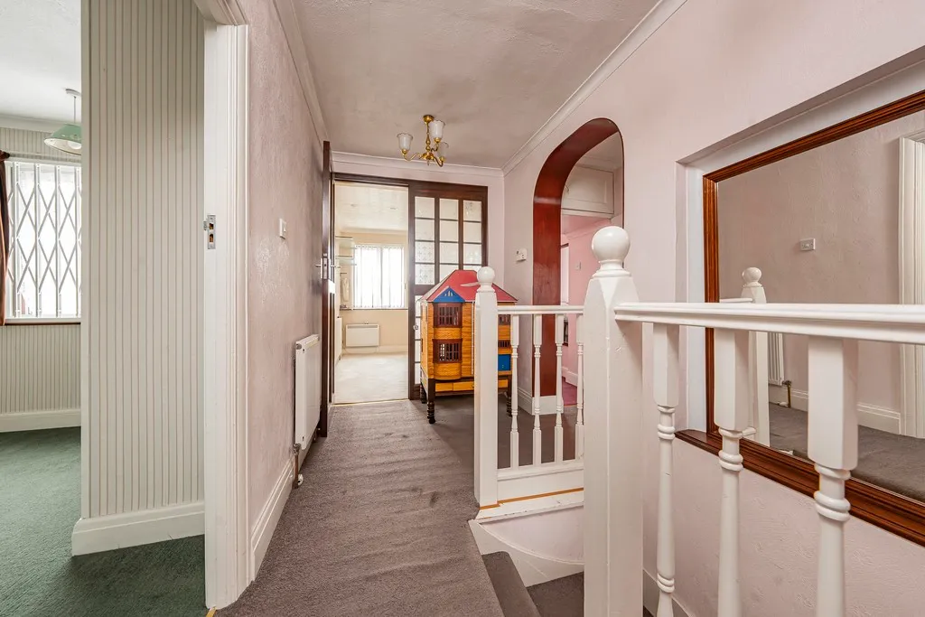 Whitby Road, Ruislip, photo 10
