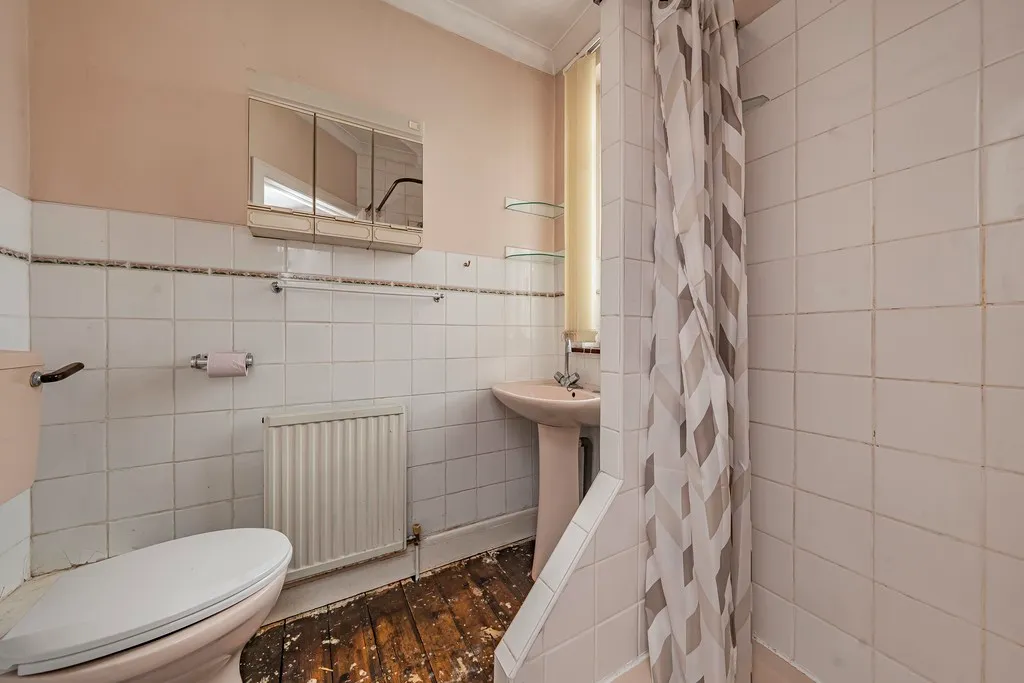 Whitby Road, Ruislip, photo 9