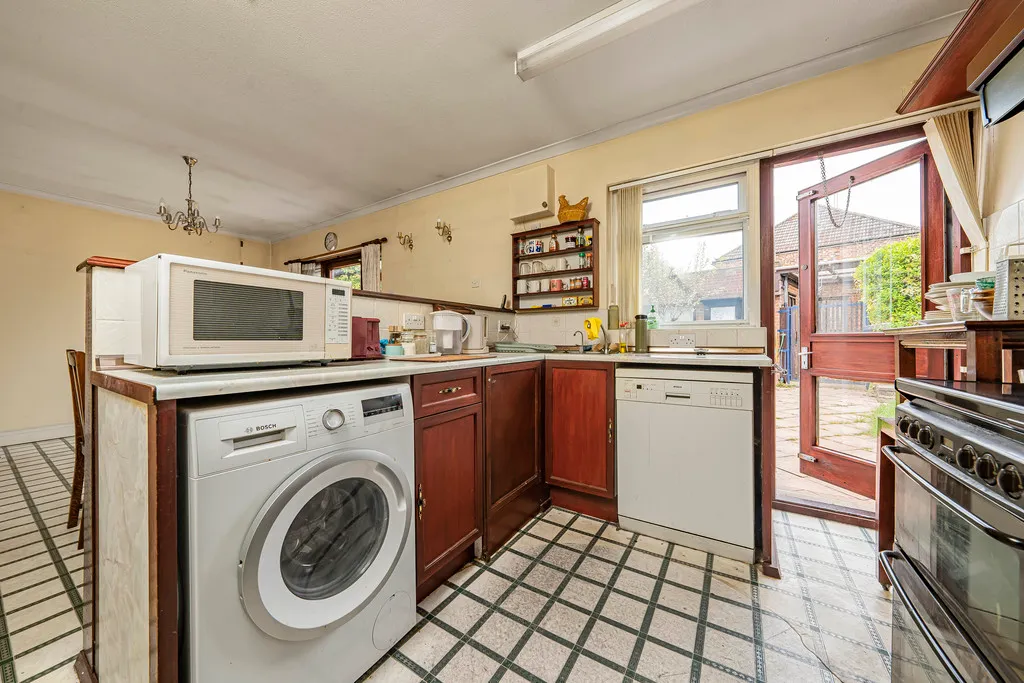 Whitby Road, Ruislip, photo 19