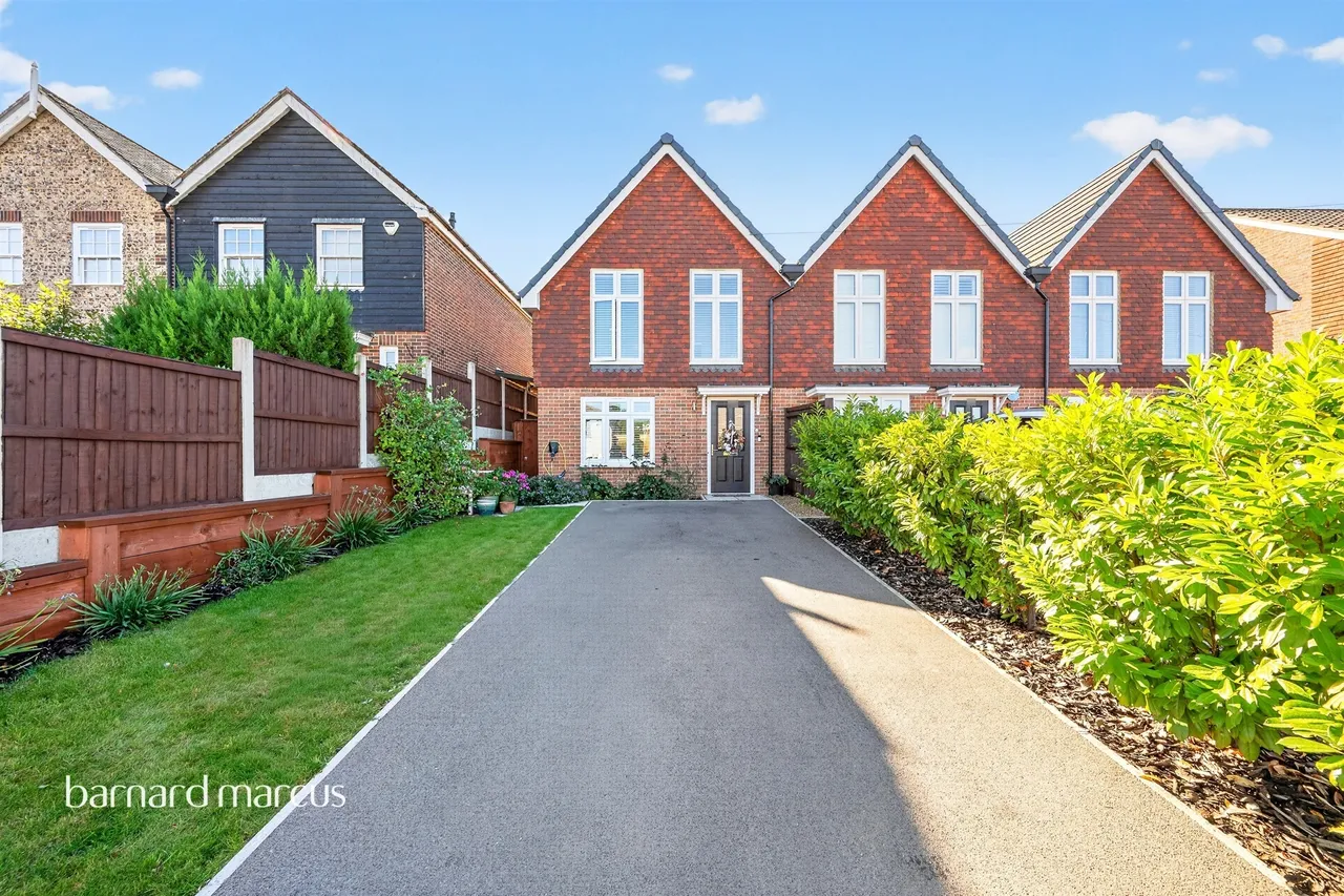3 bed house for sale, Grosvenor Road, Epsom, KT18