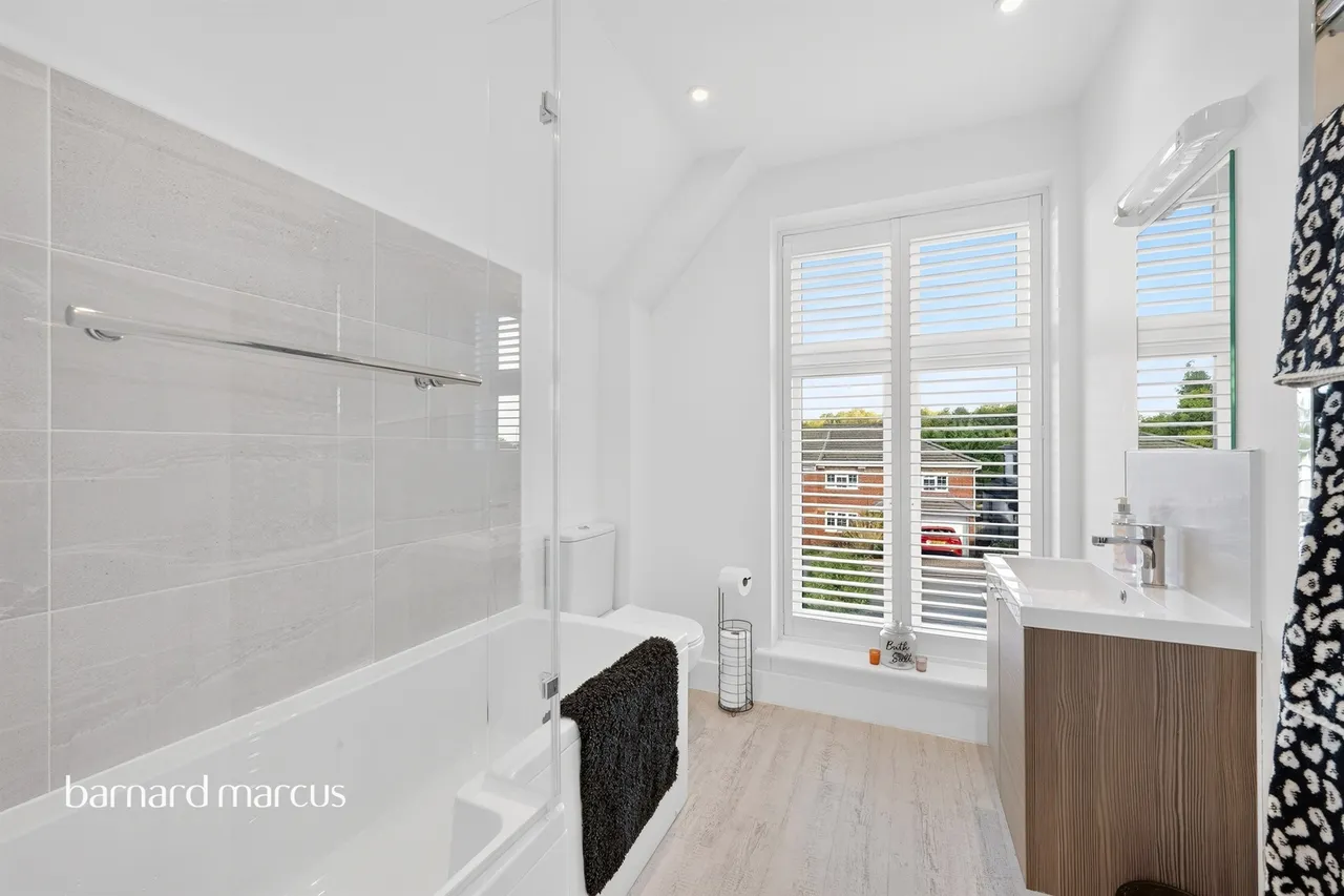 Grosvenor Road, Epsom, KT18, photo 9