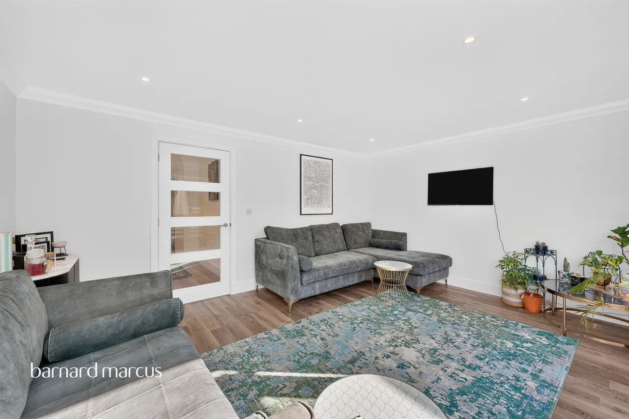 Grosvenor Road, Epsom, KT18, photo 3