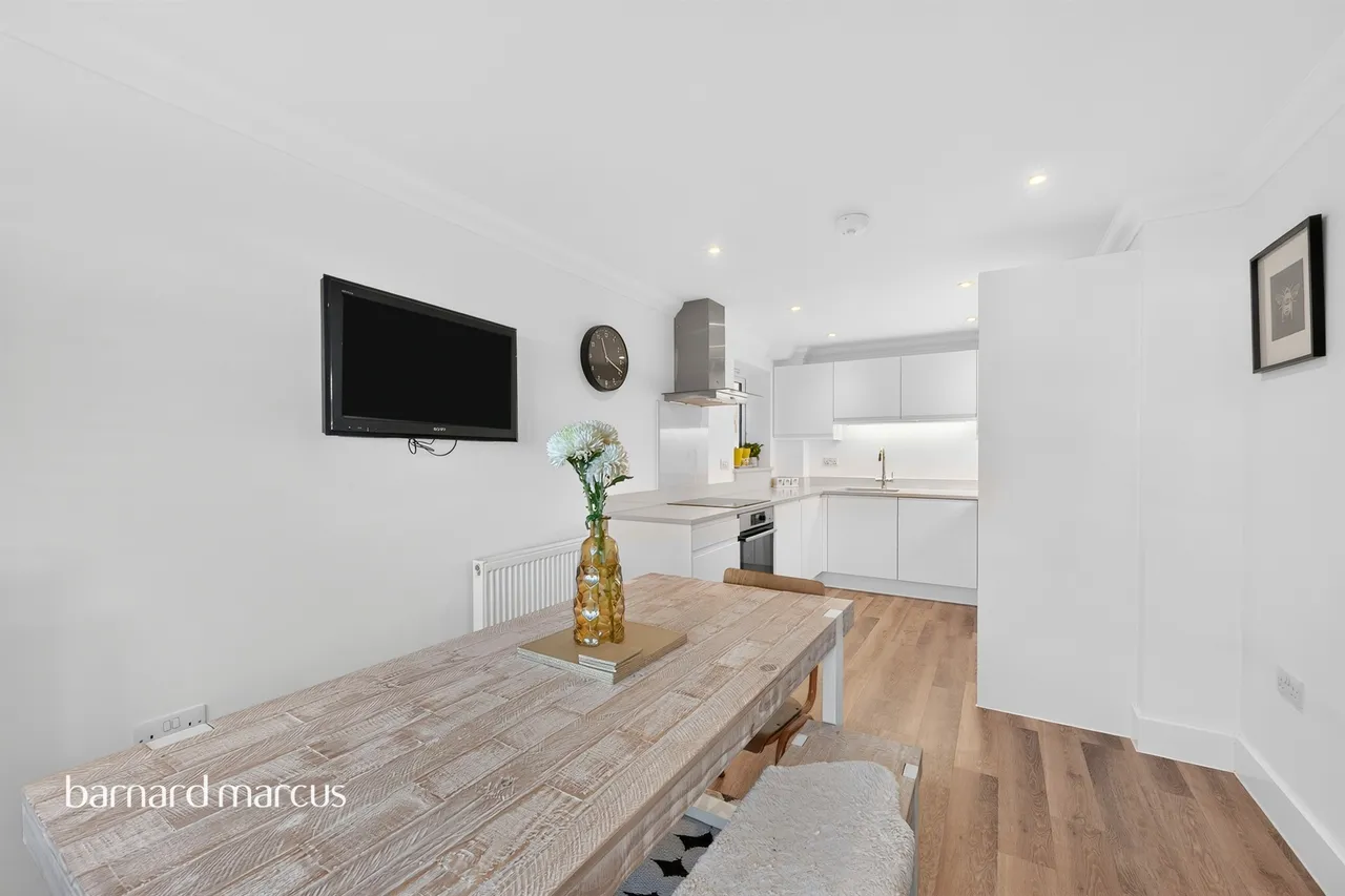 Grosvenor Road, Epsom, KT18, photo 5