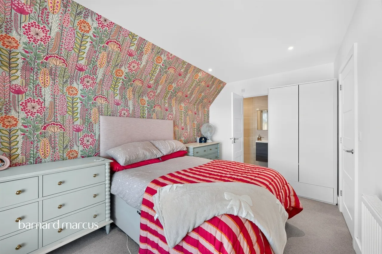 Grosvenor Road, Epsom, KT18, photo 8