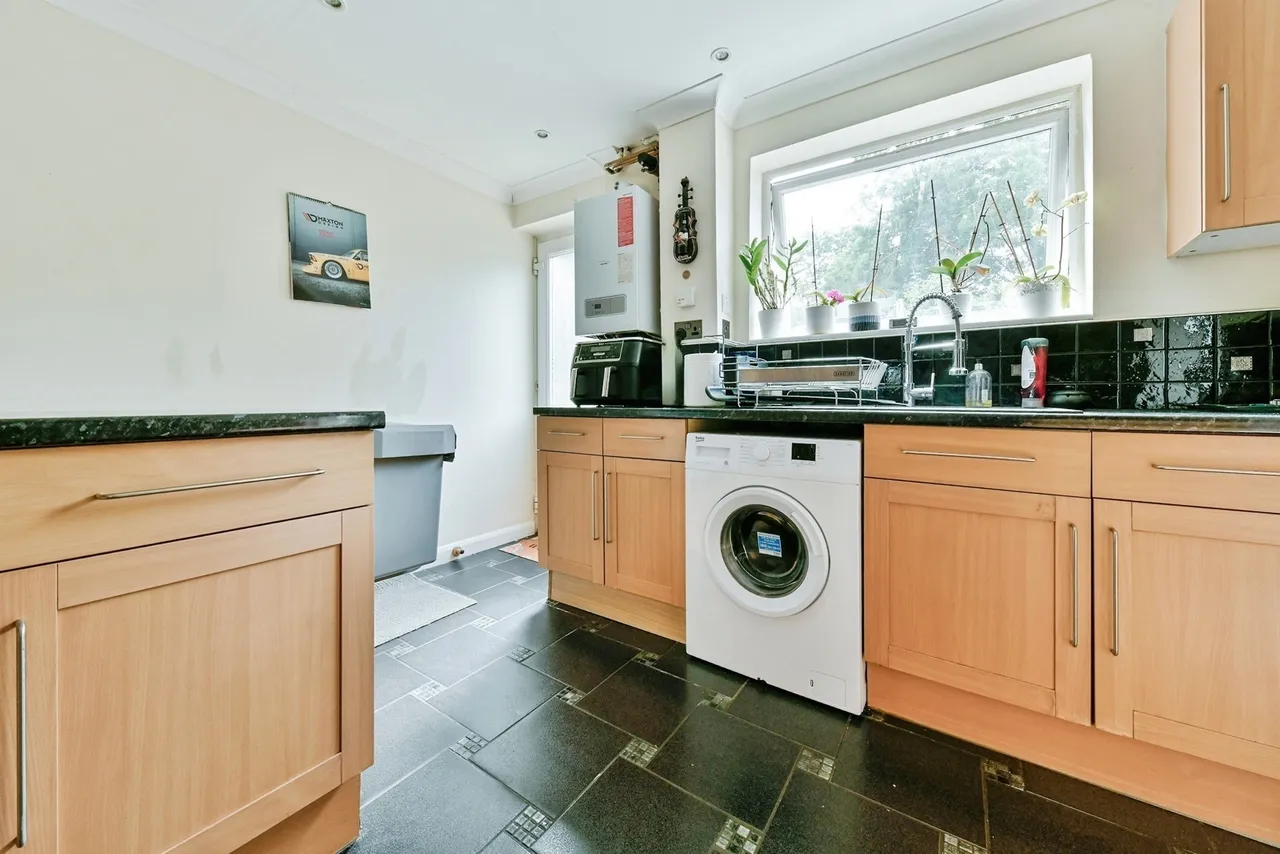 Rudd Close, Stevenage, Hertfordshire, SG2, photo 9