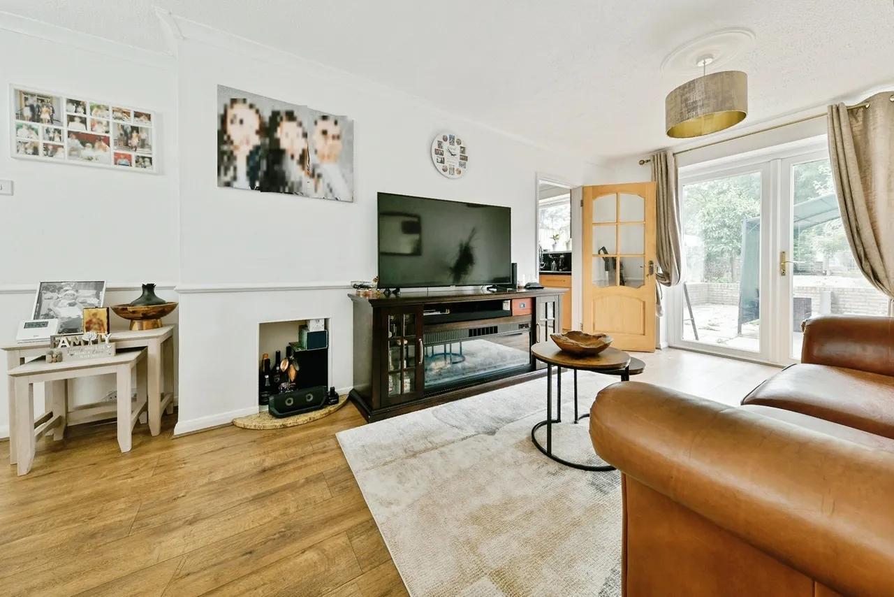 Rudd Close, Stevenage, Hertfordshire, SG2, photo 2