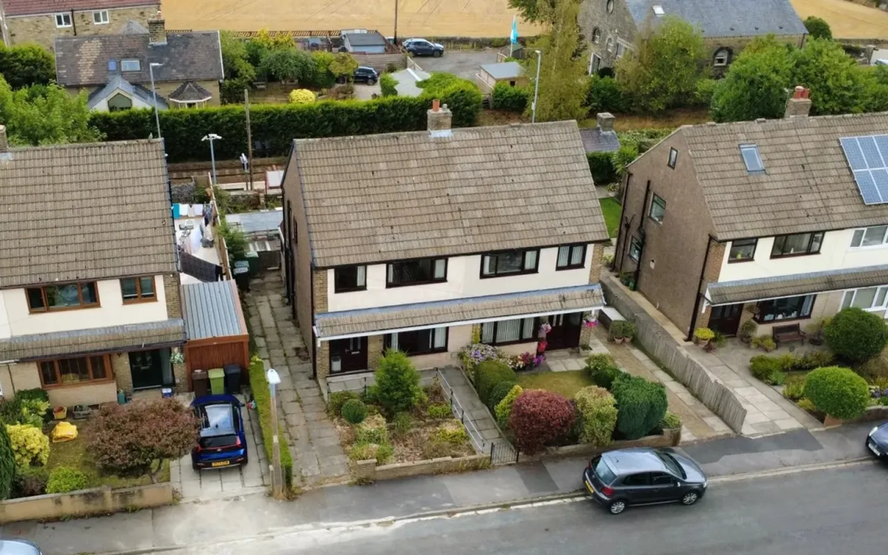 3 bed house for sale — Abbey Drive, Shepley