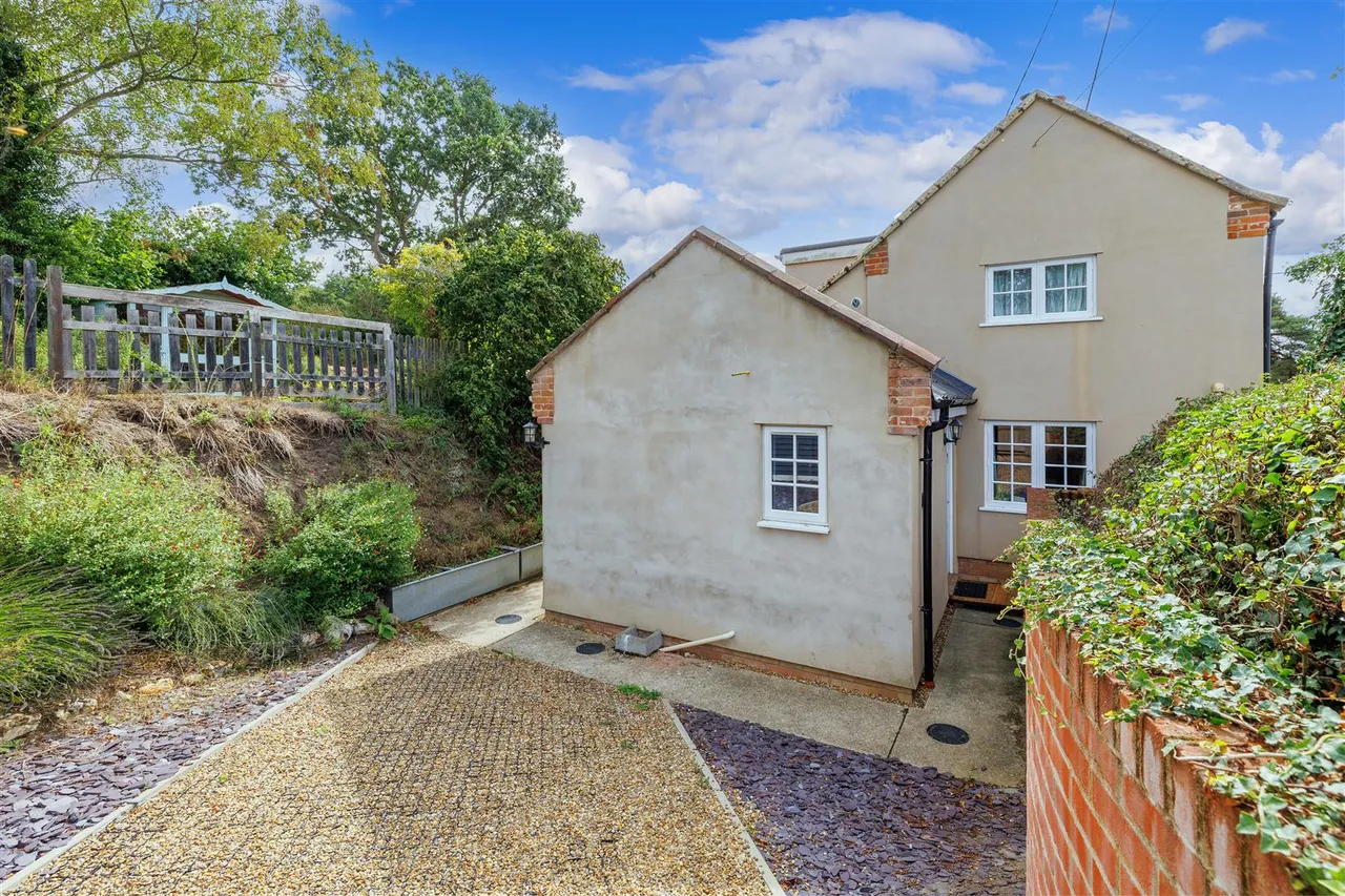 The Street, Holton, IP19, photo 19