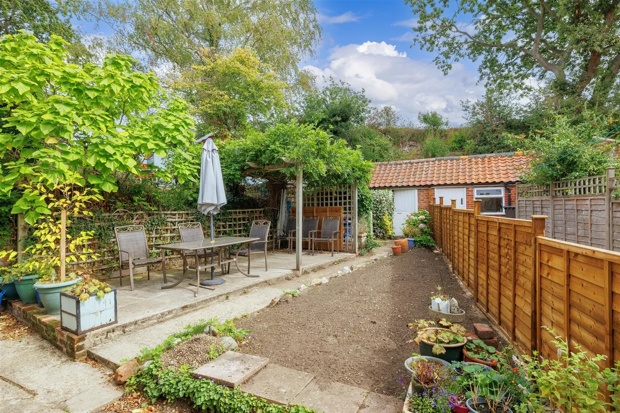 The Street, Holton, IP19, photo 16