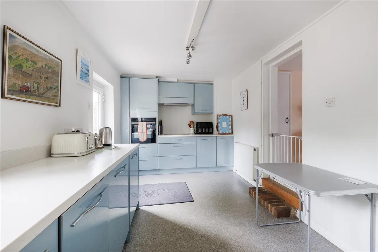 4 bed house for sale, The Street, Holton, IP19