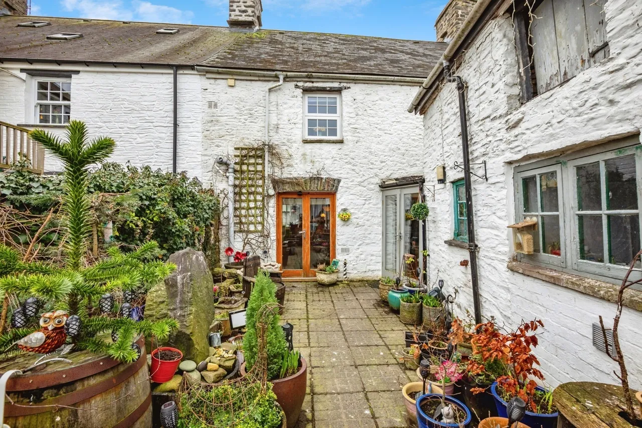High Street, Lampeter, SA48, photo 29
