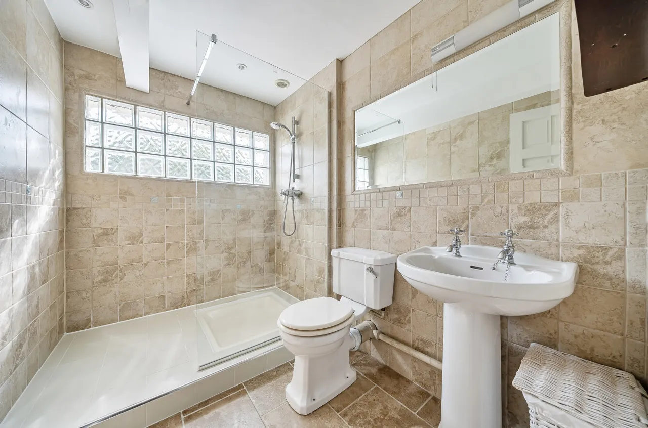 High Street, Hartfield, East Sussex, TN7 4AE, photo 8