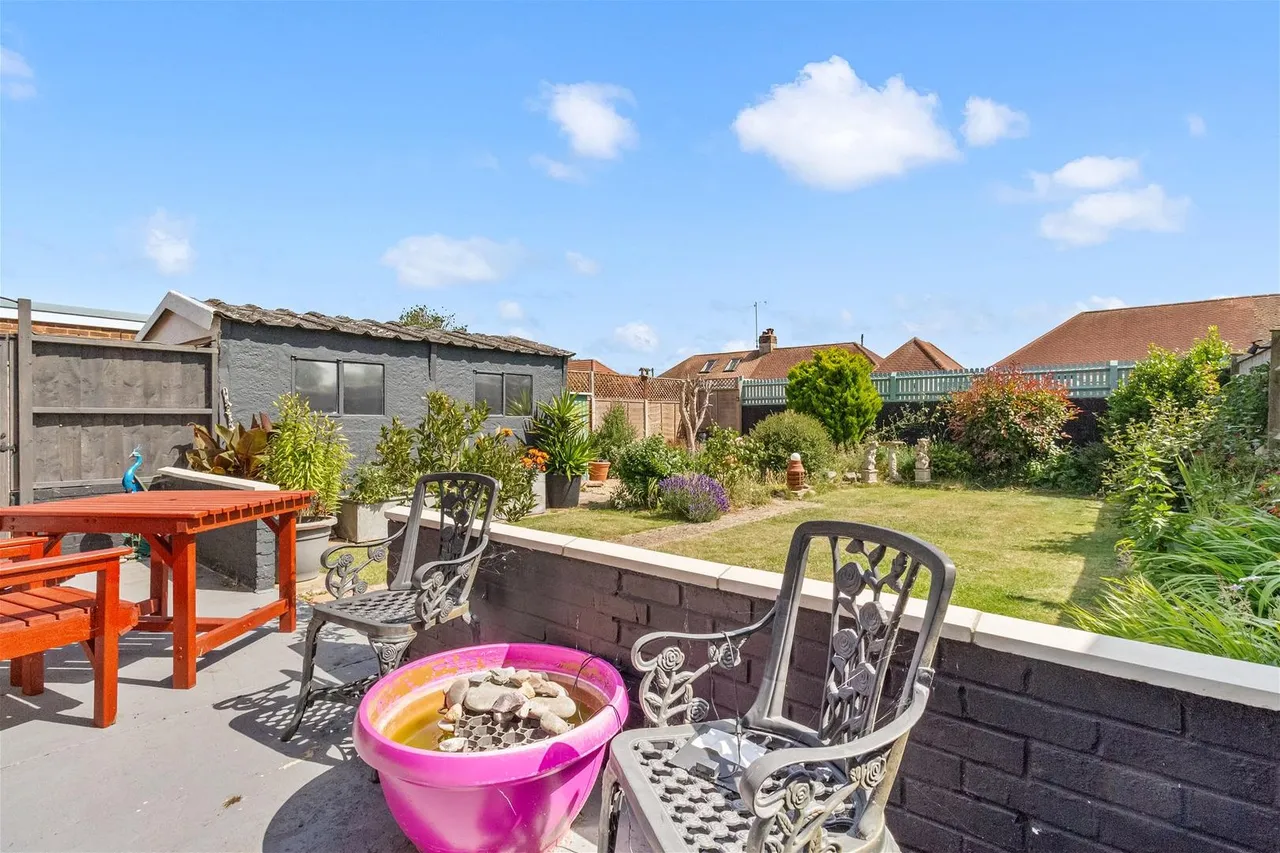 Hurley Road, Worthing, photo 17