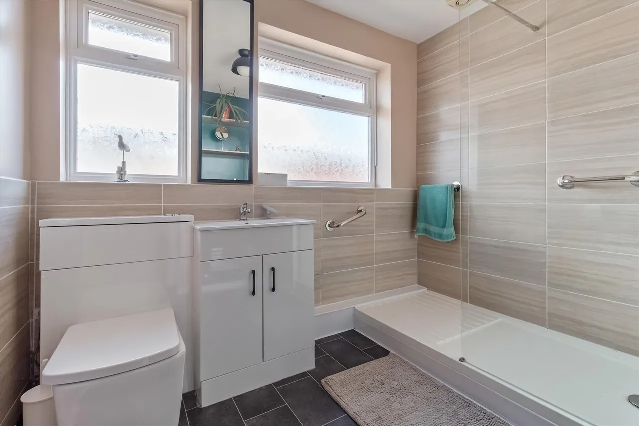 Hurley Road, Worthing, photo 13