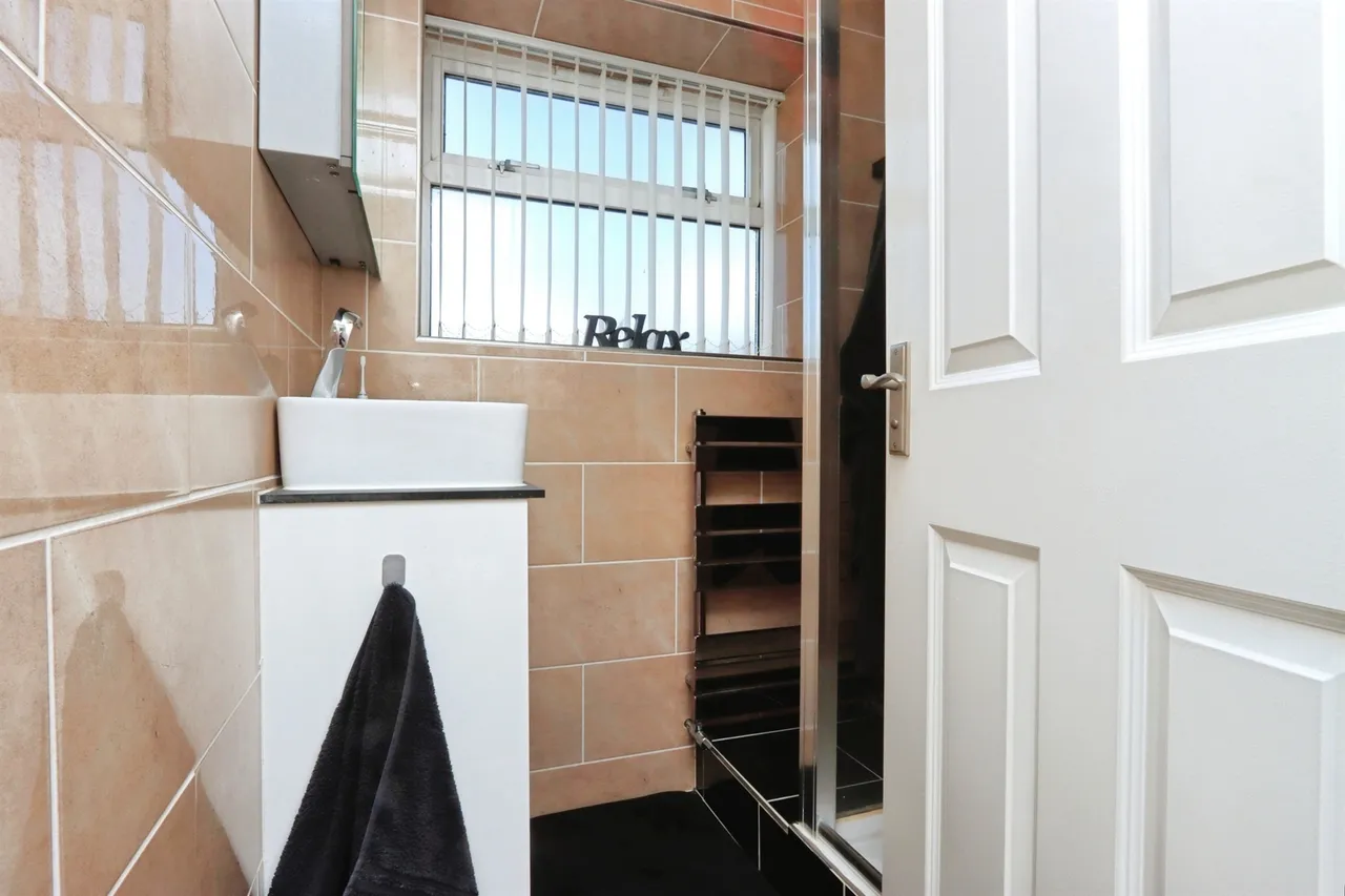 Oakamoor Close, CHESTERFIELD, photo 6
