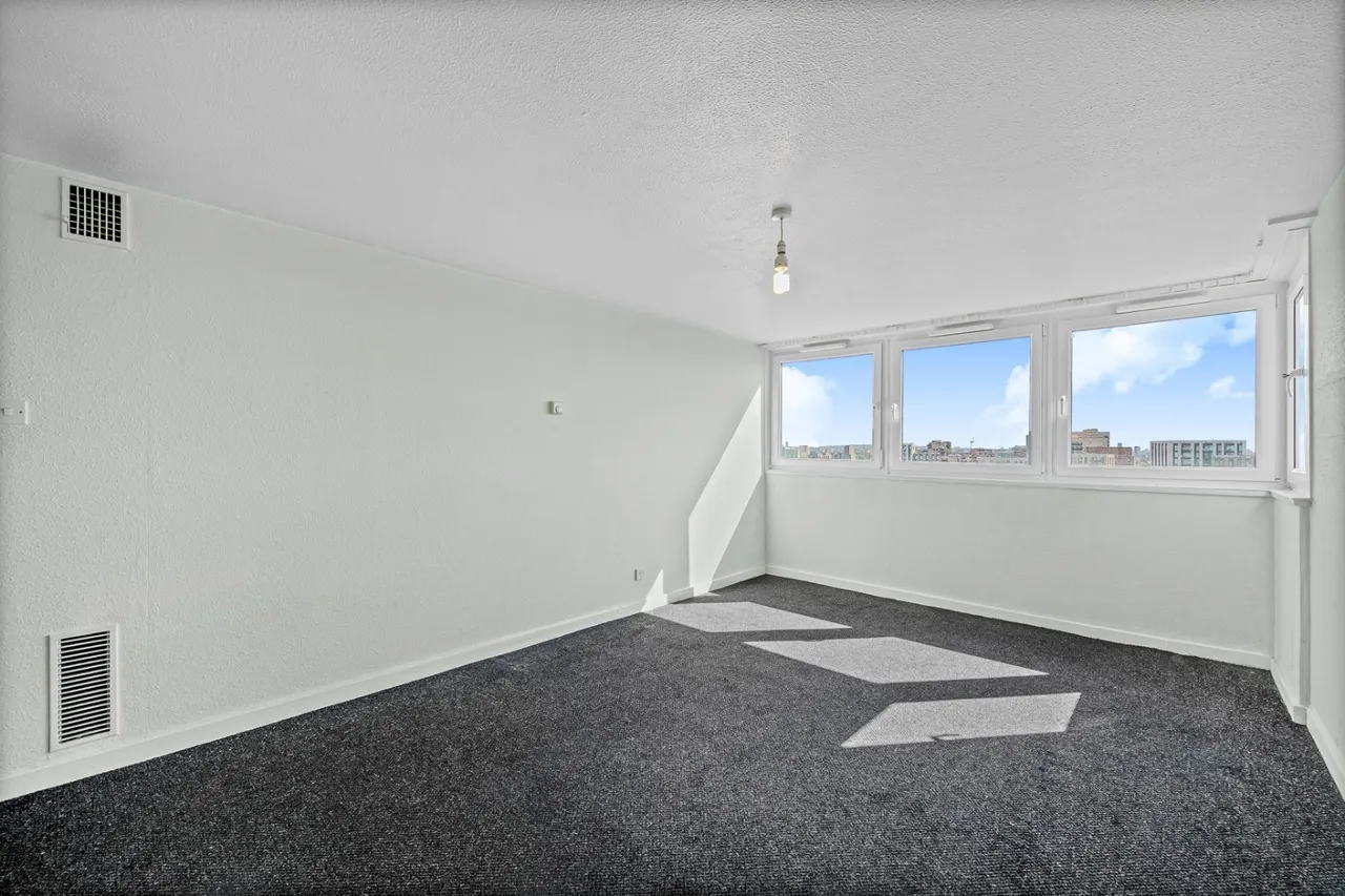 Green Dragon Lane, Brentford, TW8, photo 5