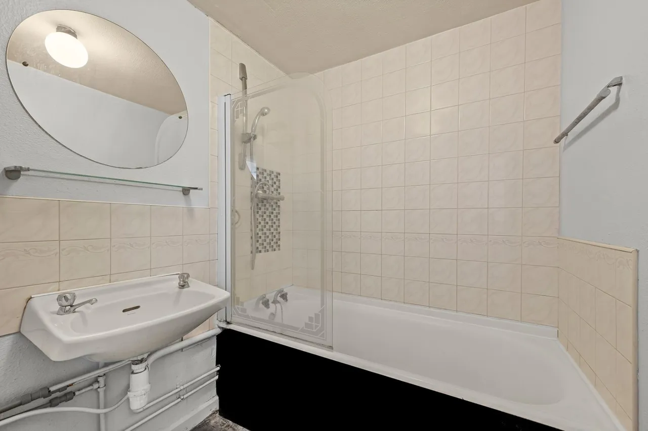 Green Dragon Lane, Brentford, TW8, photo 7