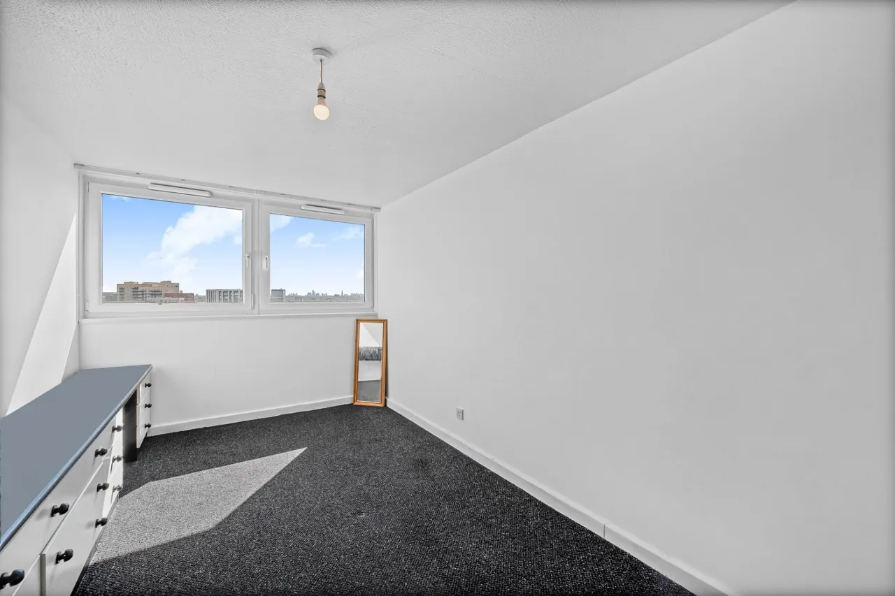 Green Dragon Lane, Brentford, TW8, photo 8