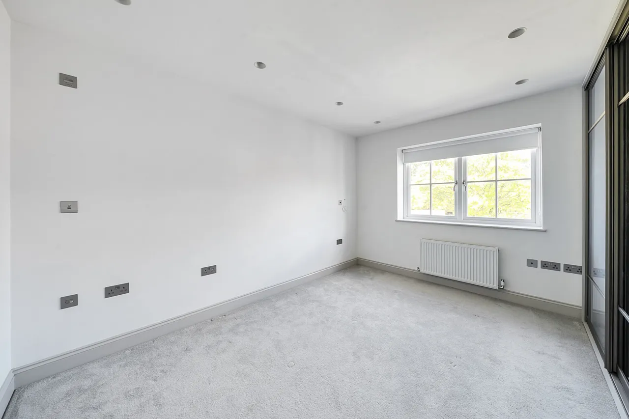 Lambourne Place, Ickenham, UB10, photo 15