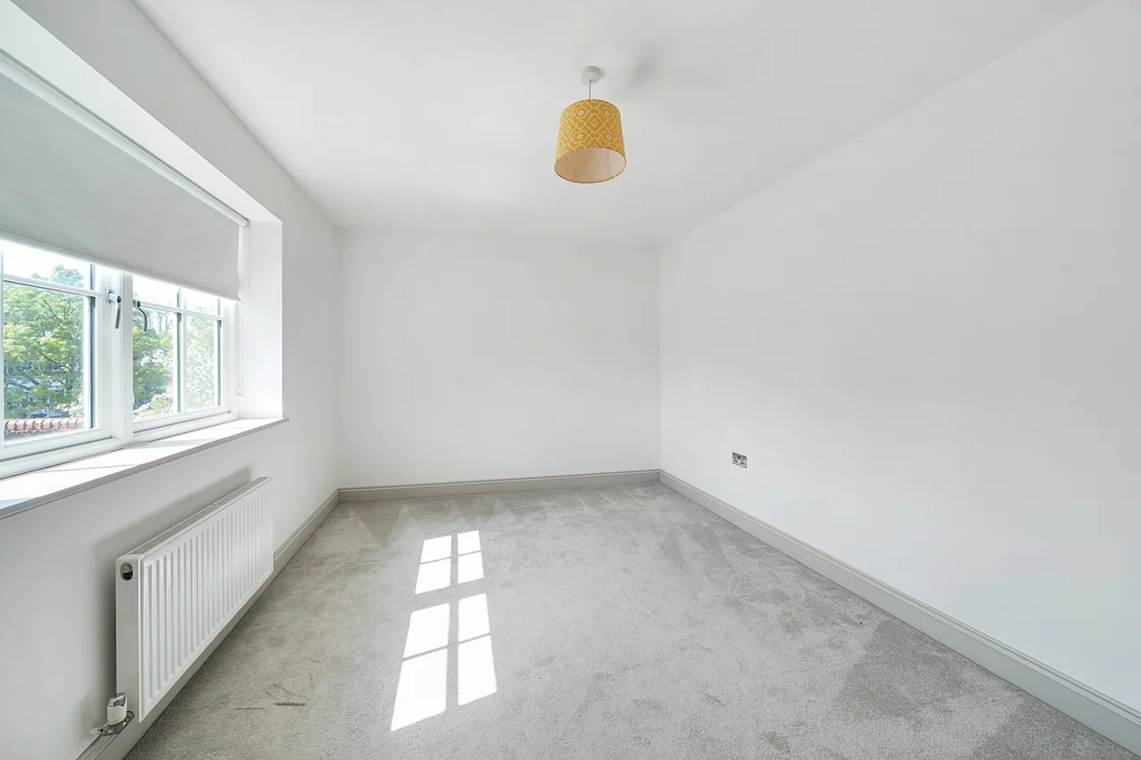 Lambourne Place, Ickenham, UB10, photo 8