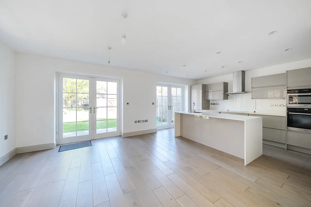Lambourne Place, Ickenham, UB10, photo 4