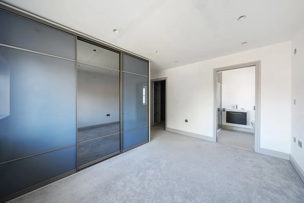 Lambourne Place, Ickenham, UB10, photo 6