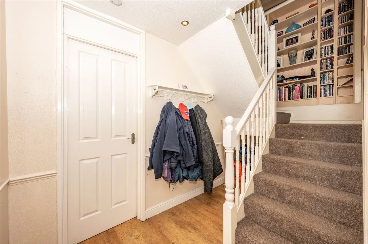 Huntington Close, Redditch, Worcestershire, B98 0NF, photo 6