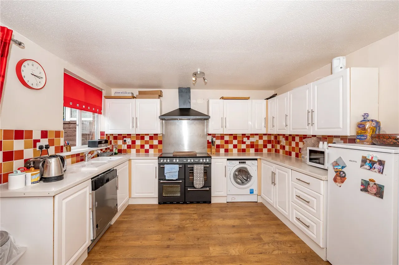 Huntington Close, Redditch, Worcestershire, B98 0NF, photo 3