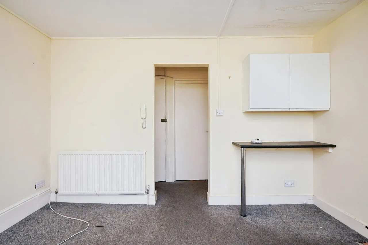 Folkestone Road, Dover, Kent, CT17, photo 4