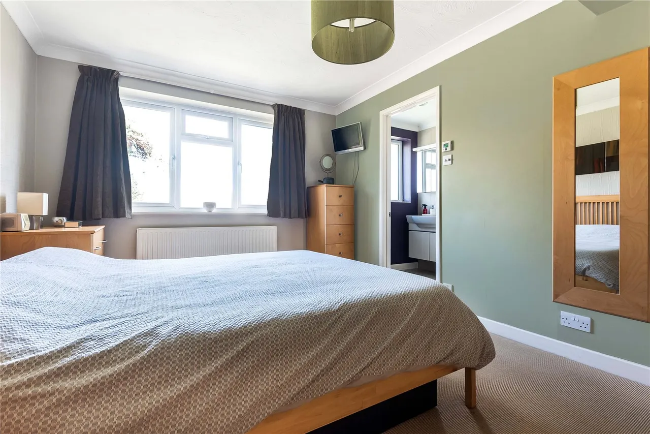 Kenton Avenue, Sunbury, Middlesex, TW16 5AR, photo 10
