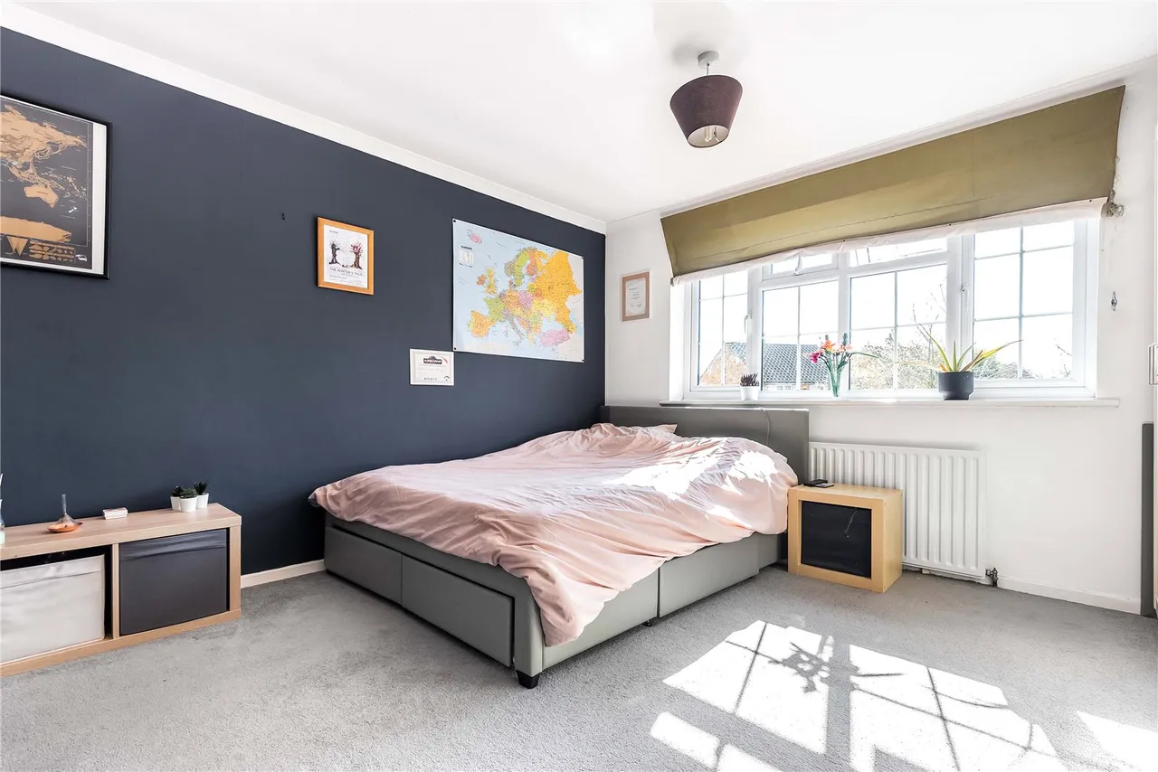 Kenton Avenue, Sunbury, Middlesex, TW16 5AR, photo 8