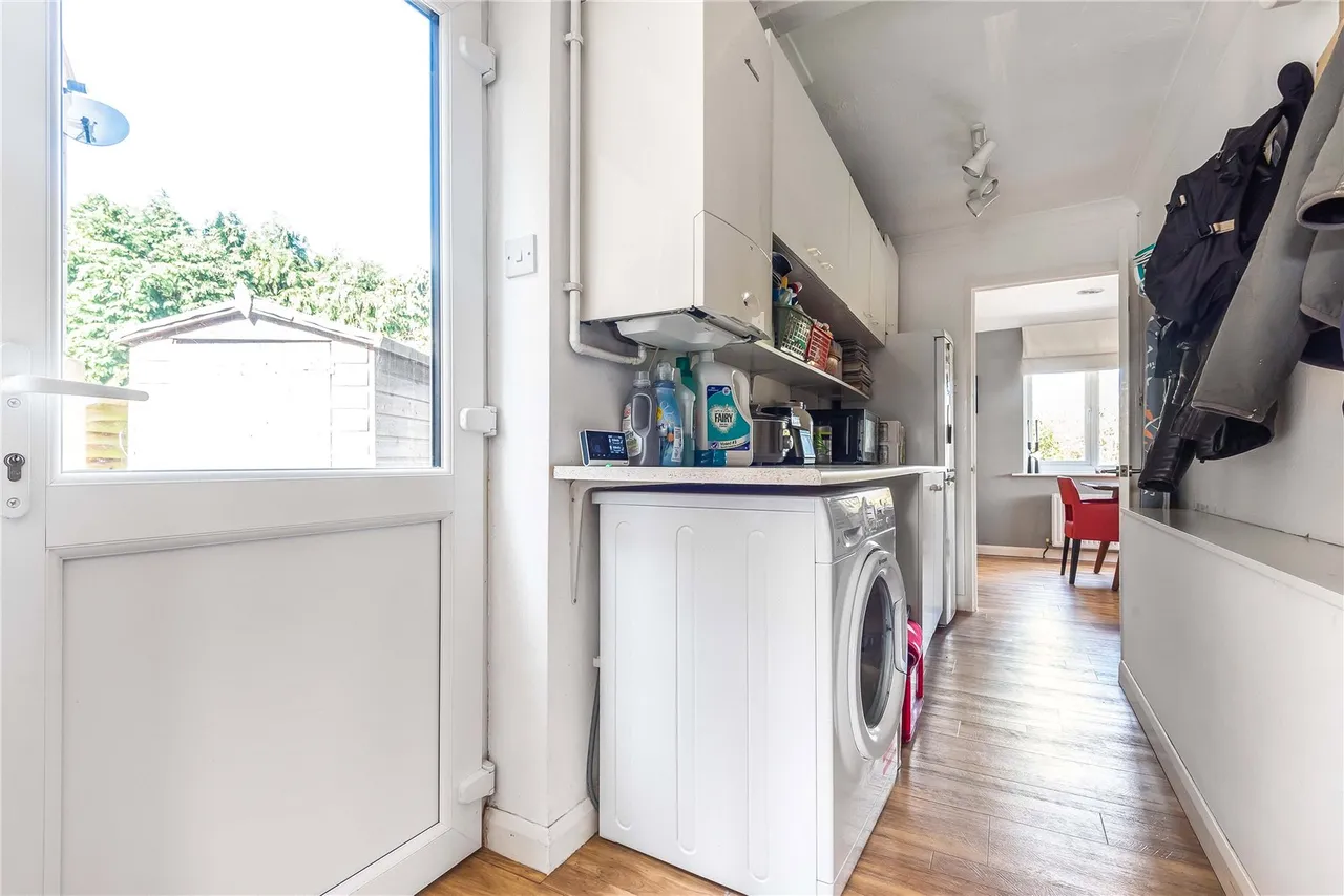 Kenton Avenue, Sunbury, Middlesex, TW16 5AR, photo 7
