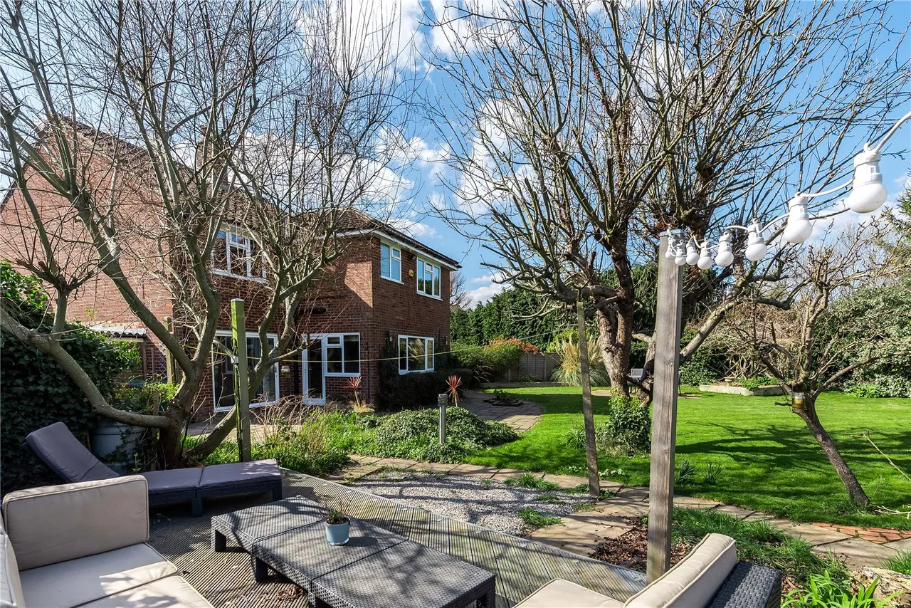 Kenton Avenue, Sunbury, Middlesex, TW16 5AR, photo 14