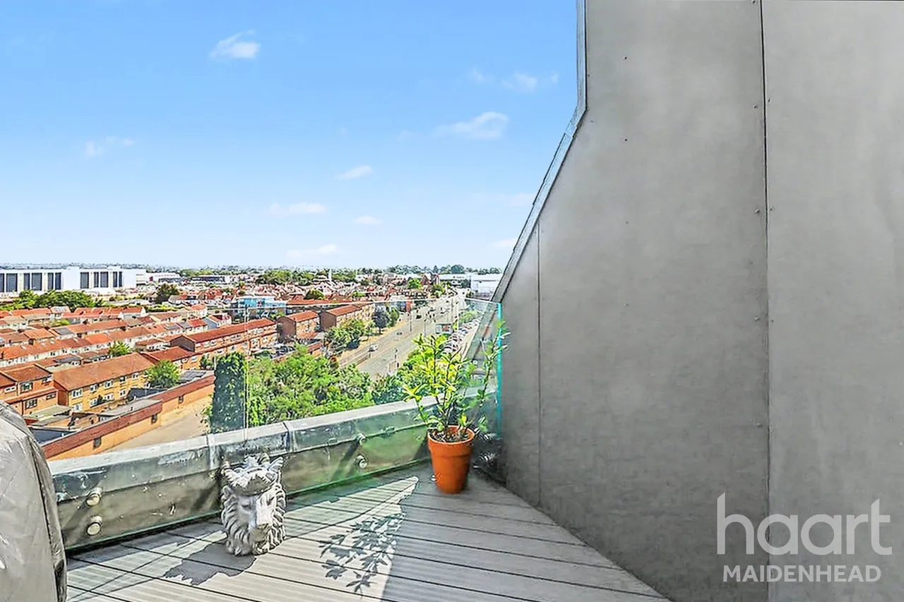 Wellington Street, Slough, SL1, photo 10