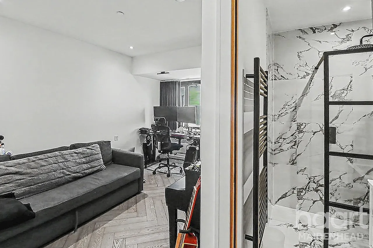 Wellington Street, Slough, SL1, photo 13