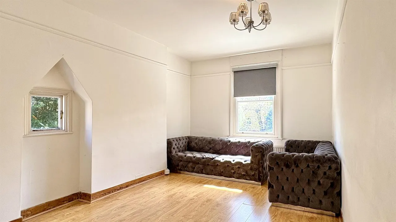 Doyle Gardens, London, NW10, photo 2