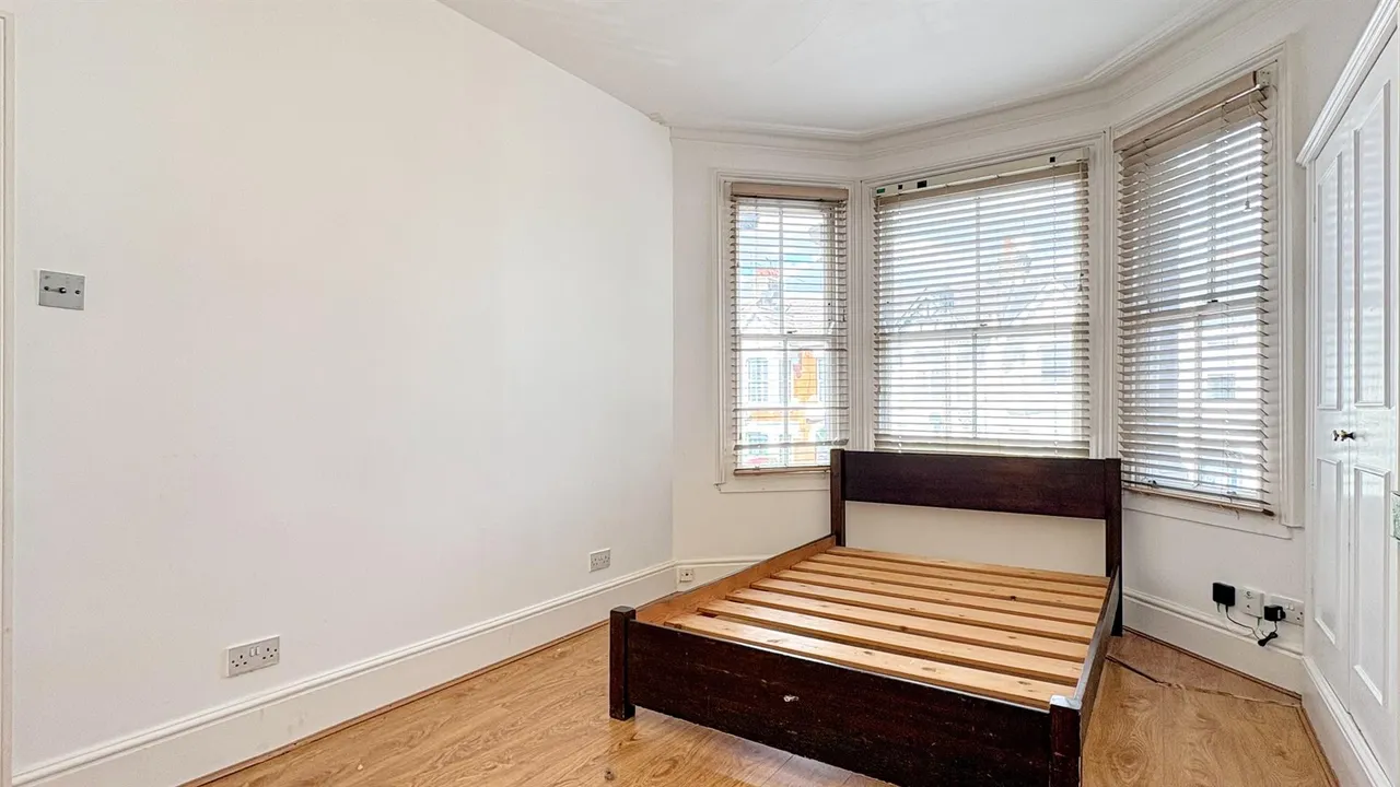 Doyle Gardens, London, NW10, photo 5