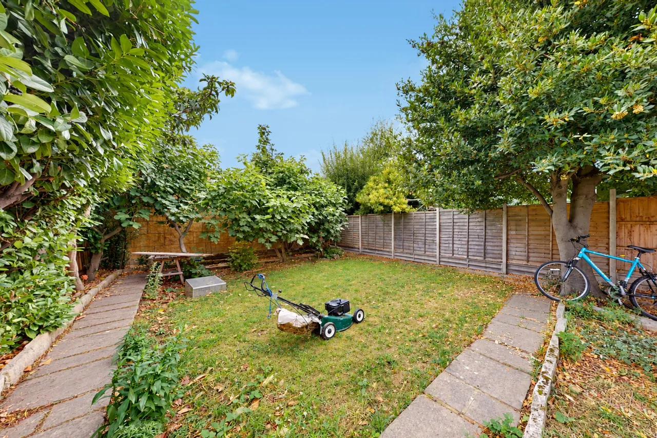 Berkshire Gardens, N13, photo 6