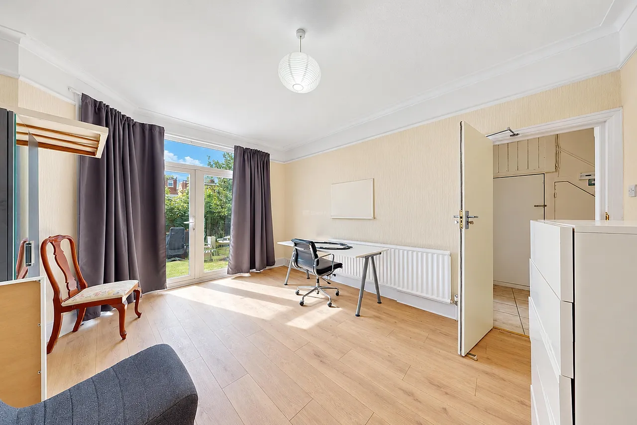 Berkshire Gardens, N13, photo 8