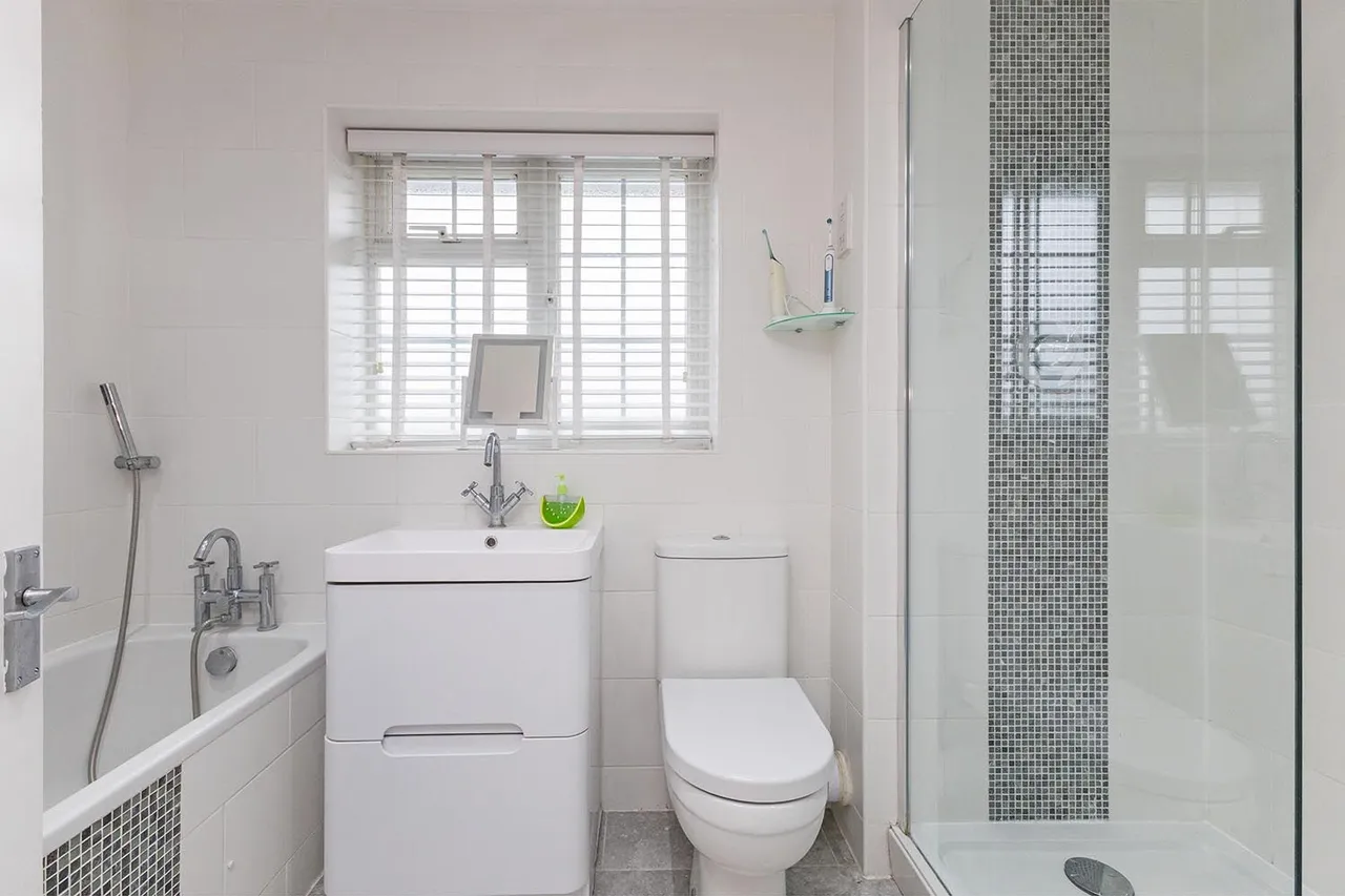 Cranbrook Drive, Maidenhead, Berkshire, photo 14