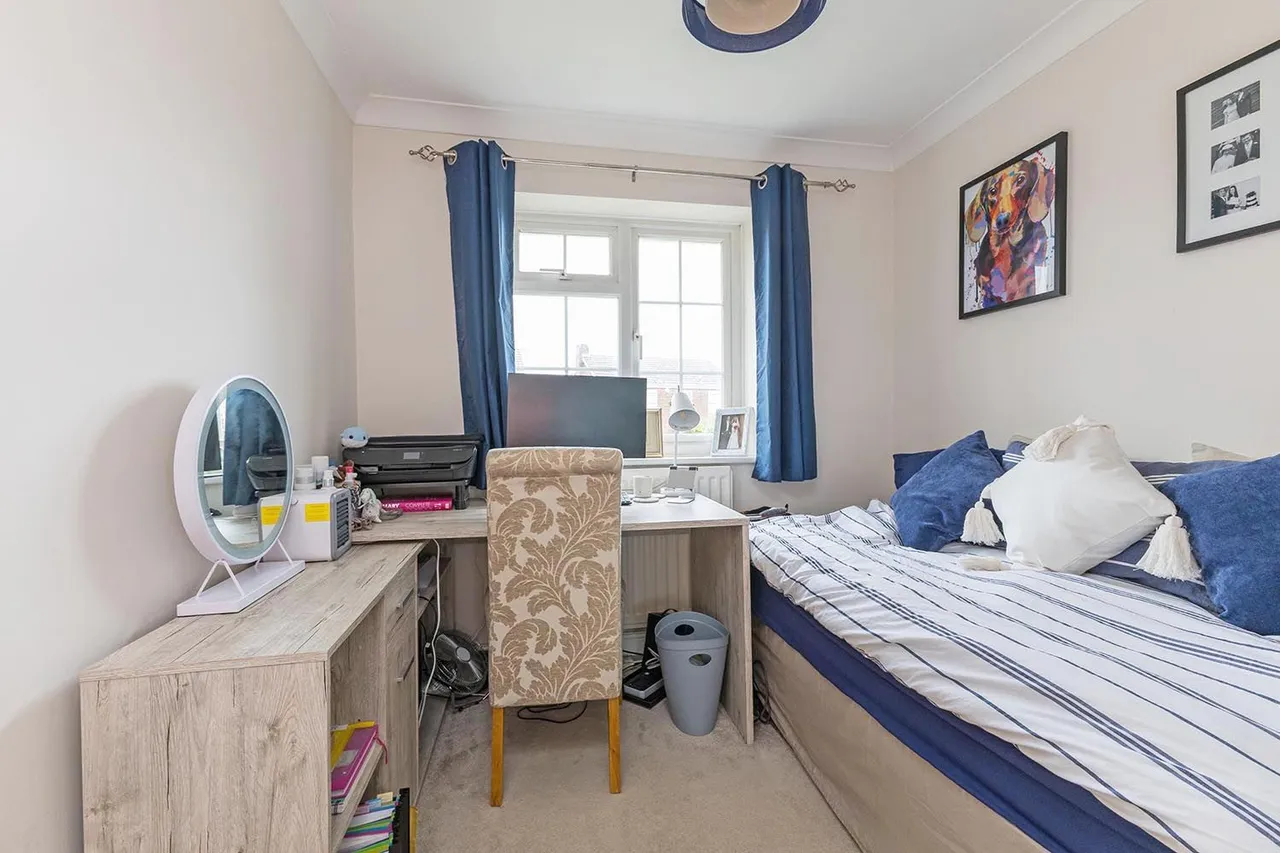 Cranbrook Drive, Maidenhead, Berkshire, photo 13