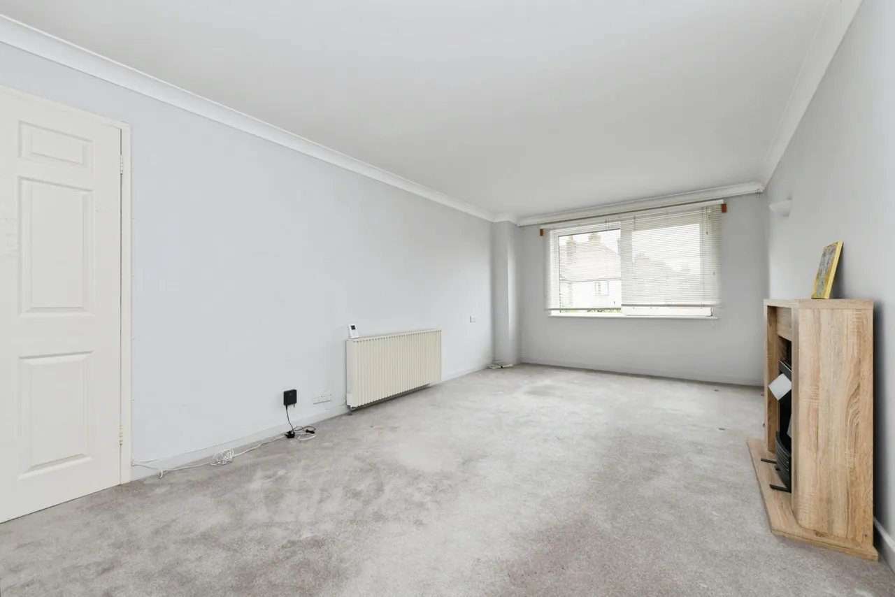 Station Road, Thorpe Bay, Essex, SS1, photo 2