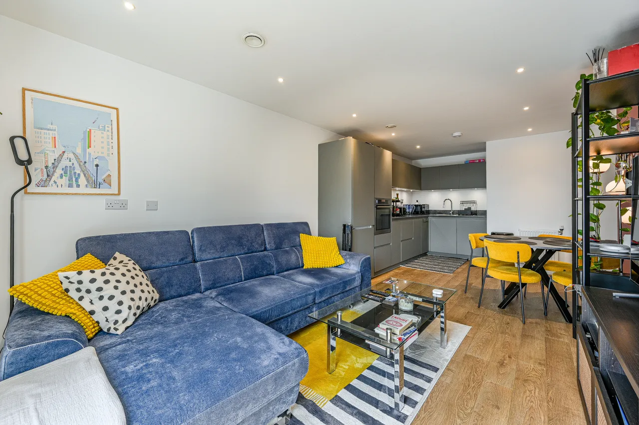 1 bed flat for sale — 11 Broadside House, Creekside, London