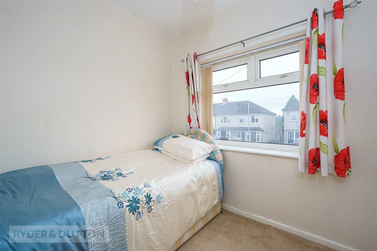 Goldington Avenue, Oakes, HD3, photo 11