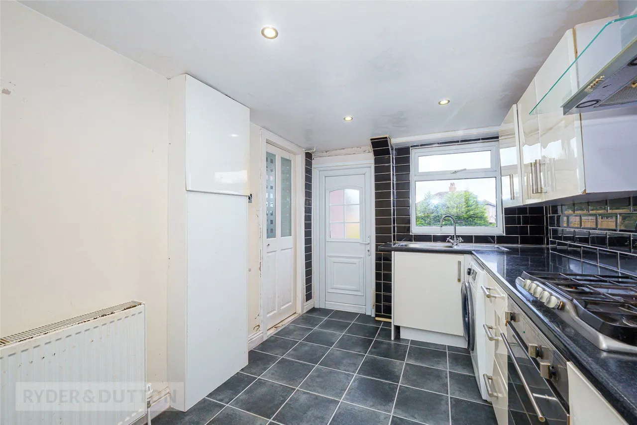 Goldington Avenue, Oakes, HD3, photo 6