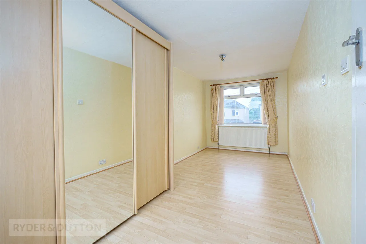 Goldington Avenue, Oakes, HD3, photo 14