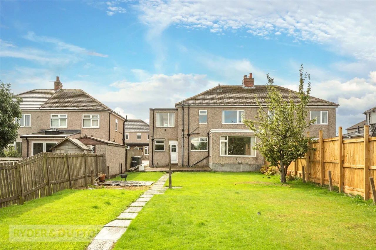 Goldington Avenue, Oakes, HD3, photo 19