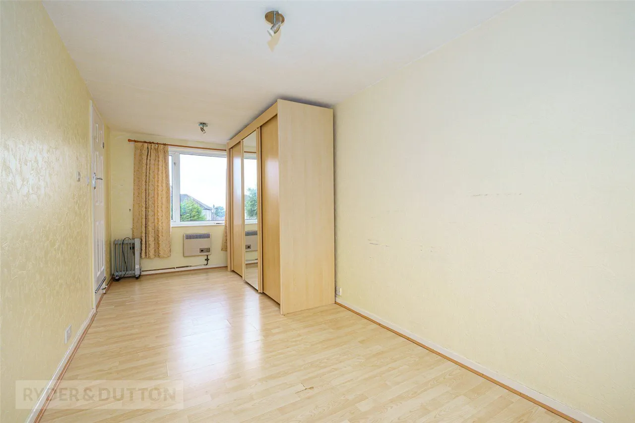 Goldington Avenue, Oakes, HD3, photo 13