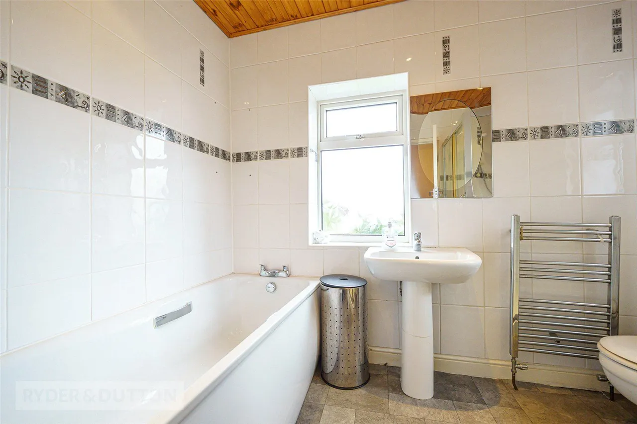 Goldington Avenue, Oakes, HD3, photo 17