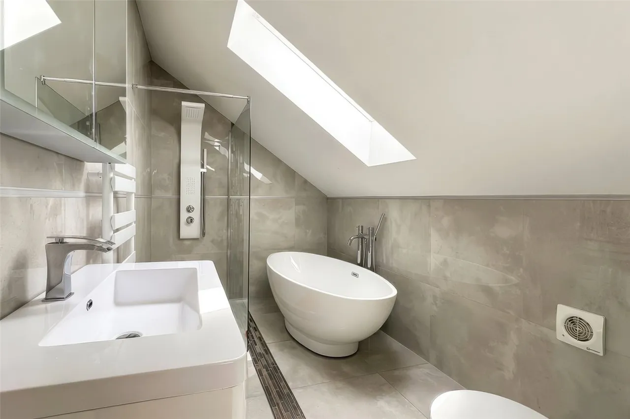 Rustington, BN16, photo 13